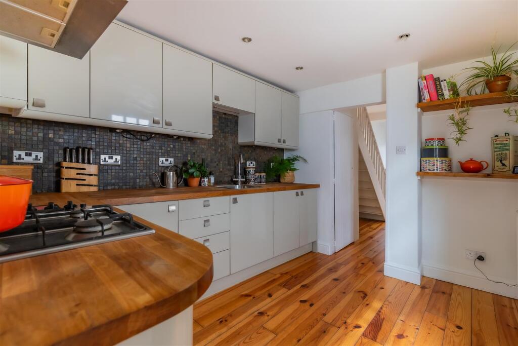 House in Cardiff, Adamsdown - More