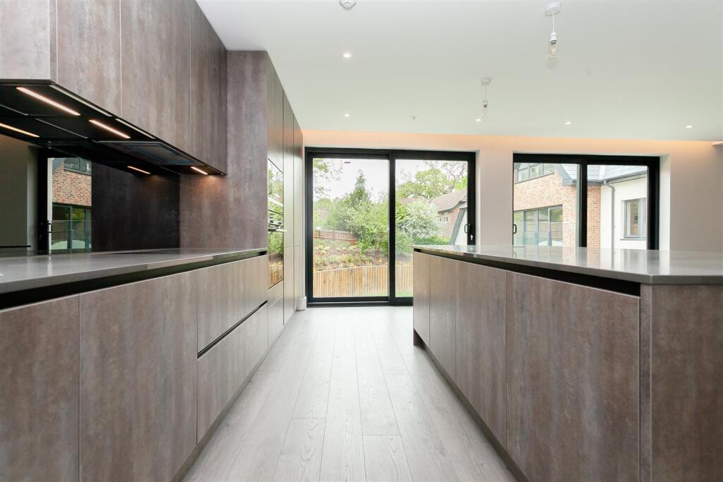 Apartment in Bromley - View 5