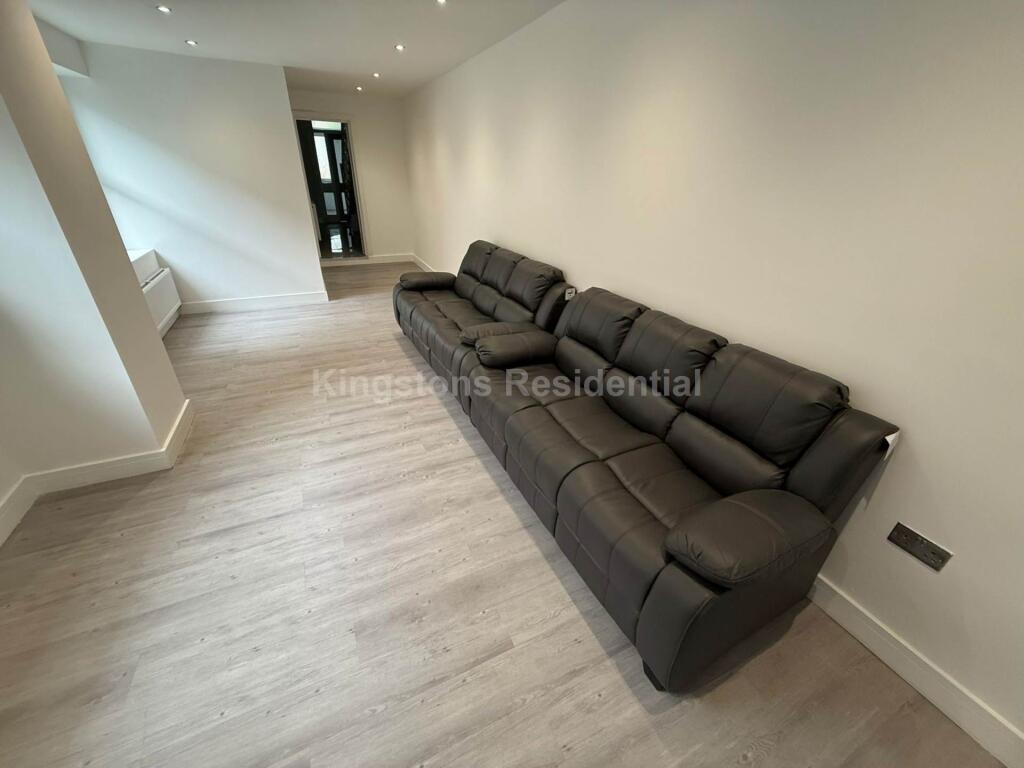 House in Cardiff, Maindy, Cathays - More