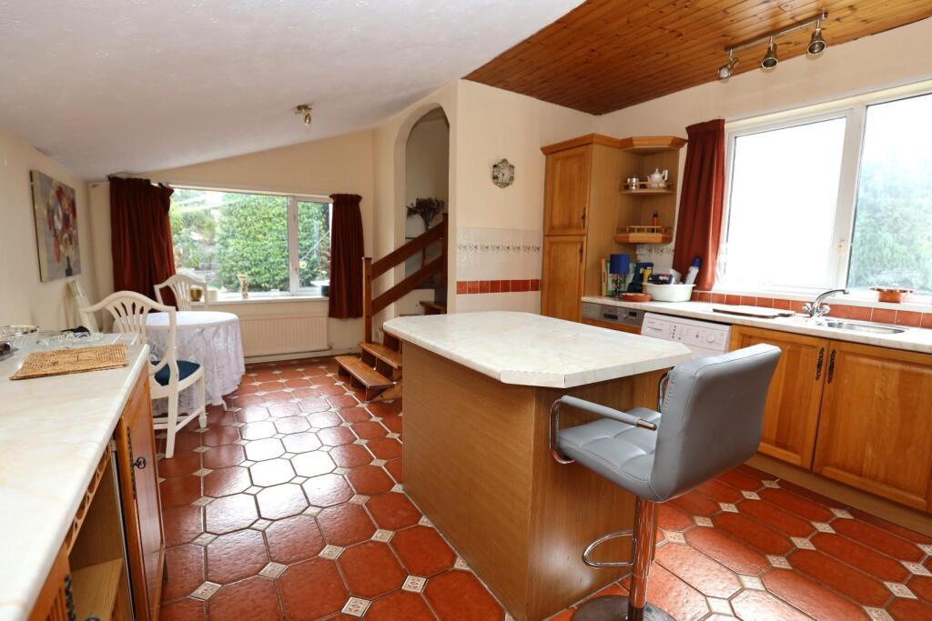 Cowbridge Road, St. Nicholas, Vale of Glamorgan, CF5 6SH photo 3