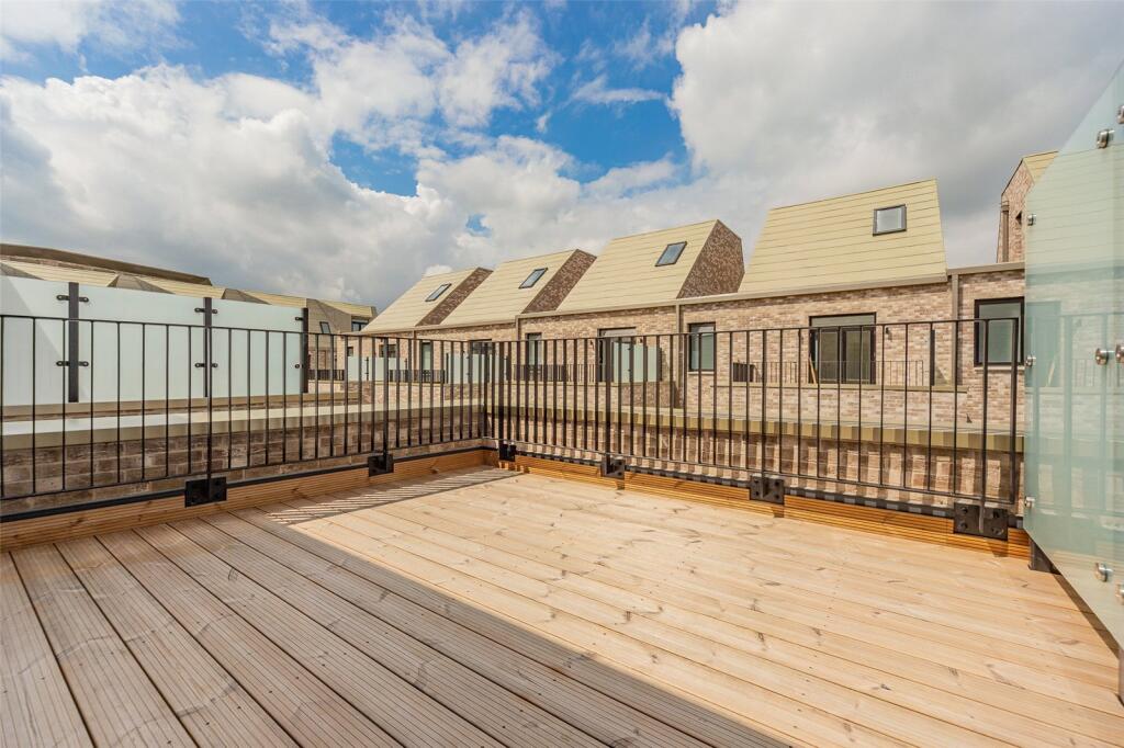 House in Cambridge, Girton - More