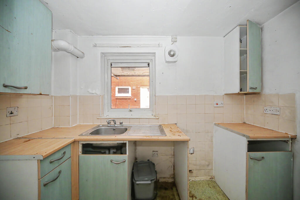 Apartment in Preston - View 4