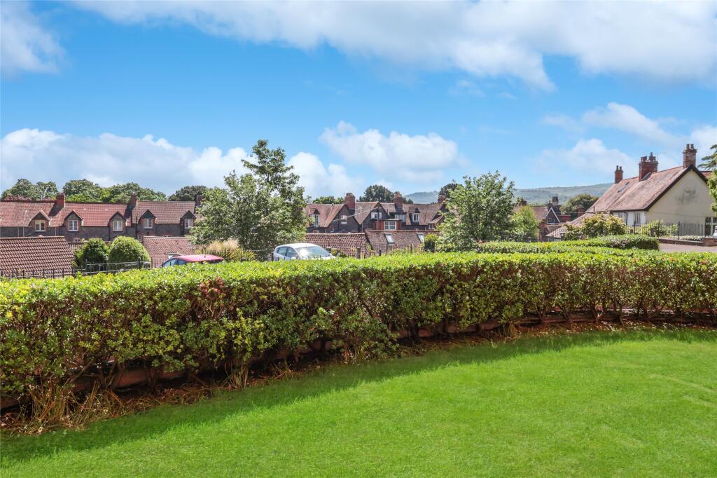 Oak Lodge Crescent, Minehead, Somerset, TA24 photo 2
