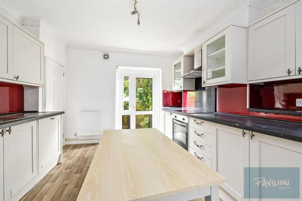House in Brighton, Round Hill - View 3