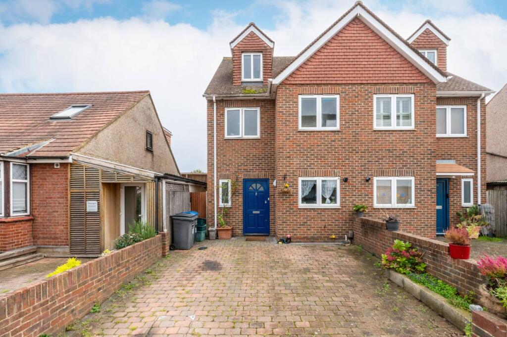 4-bed house on Claremont Avenue, Raynes Park, New Malden, KT3, £775,000