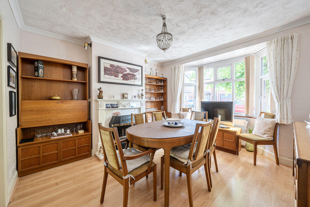 Leon Avenue, Bletchley, Milton Keynes - View 4