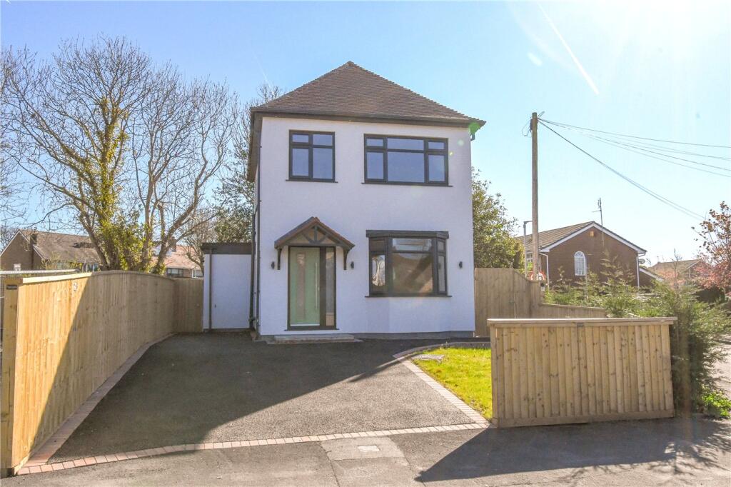 3-bed detached on Hadlow Road, Willaston, Neston, £400,000