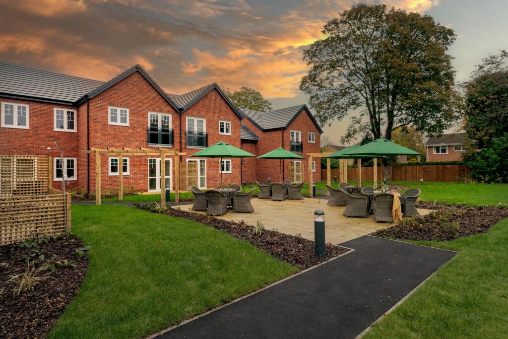 Main image of property: Hooton Road, Willaston, Cheshire, CH64 1AD