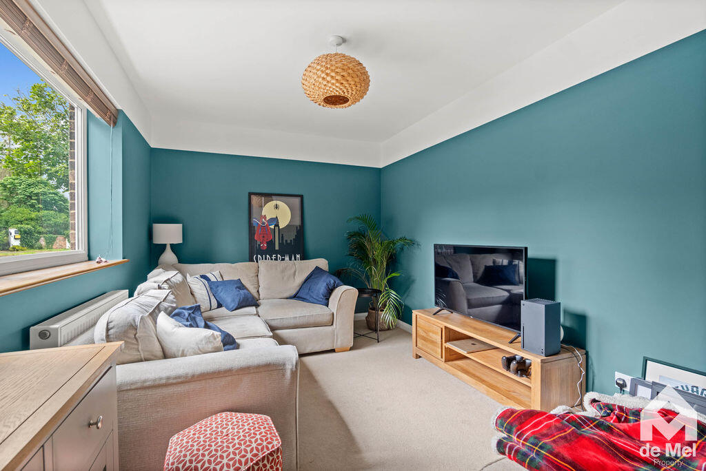 House in Cheltenham, Warden Hill, Tivoli - View 5