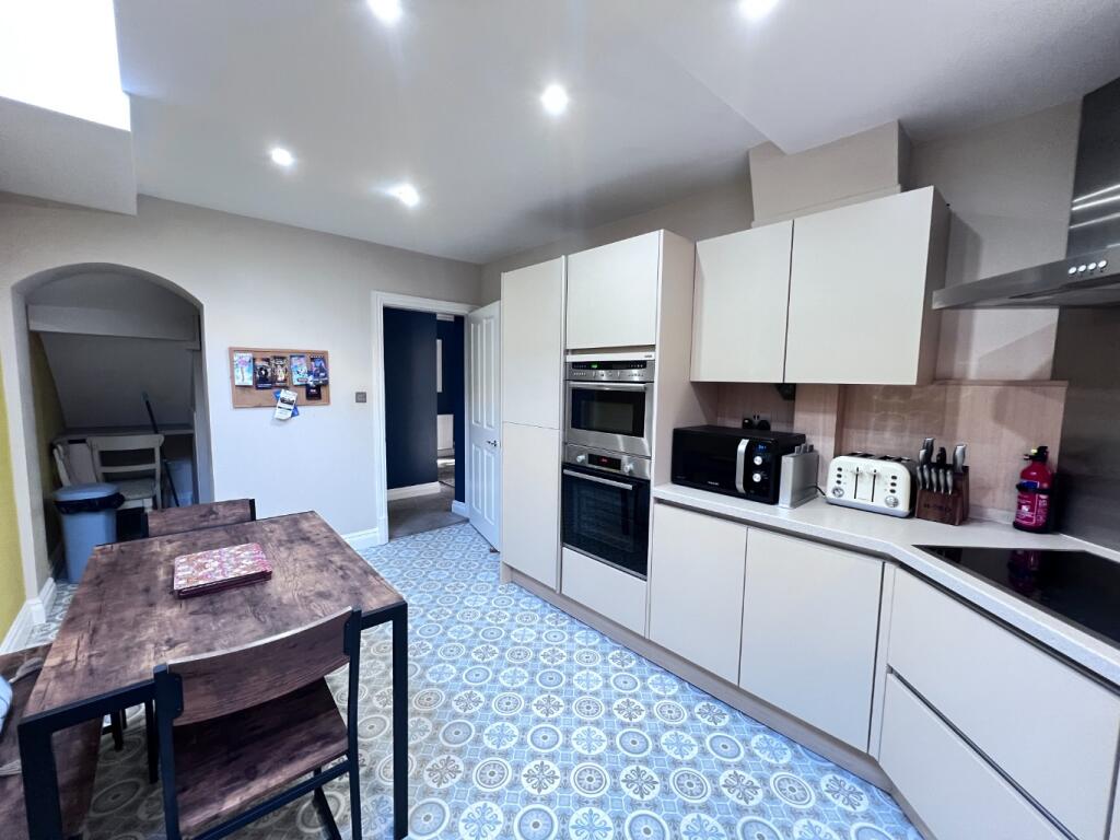 9 Upper Westby Street  photo 5