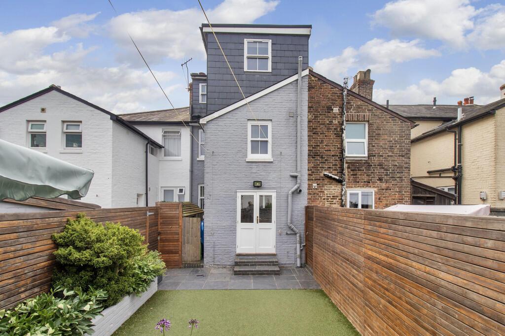House in Tunbridge Wells, Kent - View 2