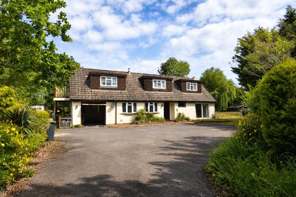 Dudmoor Farm Road, Christchurch, Dorset, BH23 - View 2