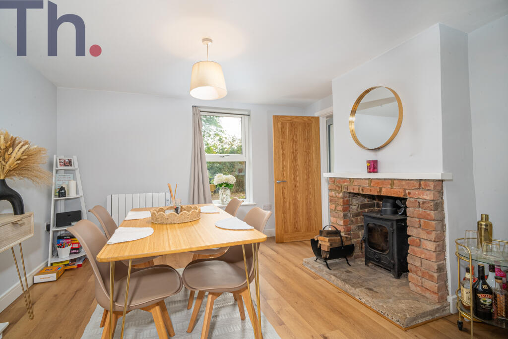 House in Portsmouth, Newport - More