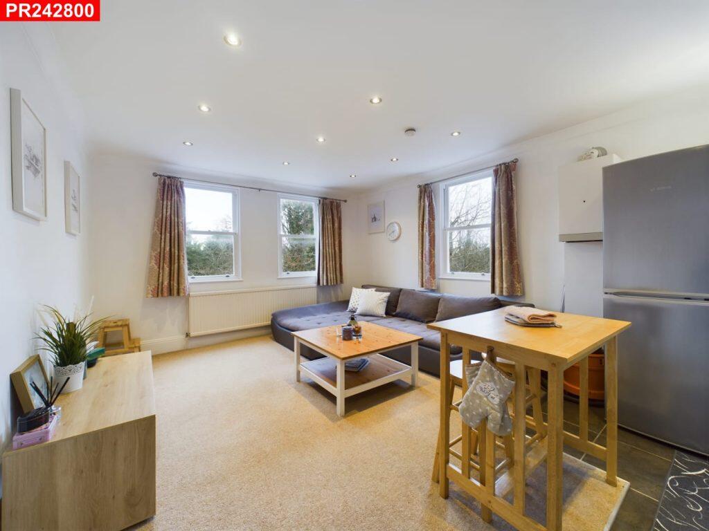 Main image of property: East Putney – 1 Bedroom Flat