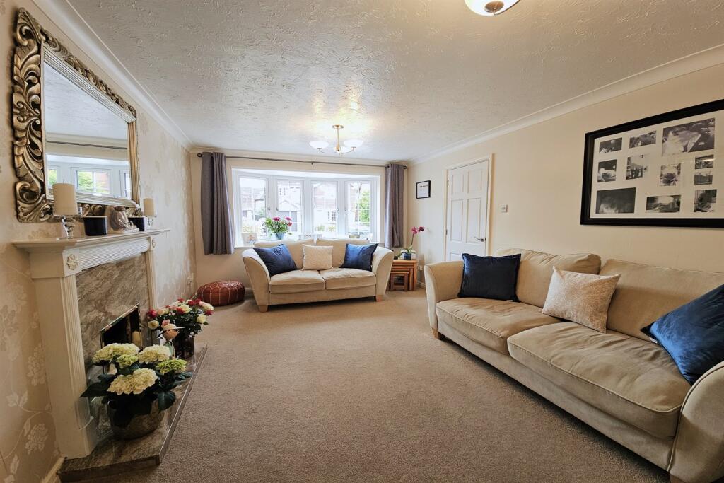 House in Braintree, Great Notley - View 4
