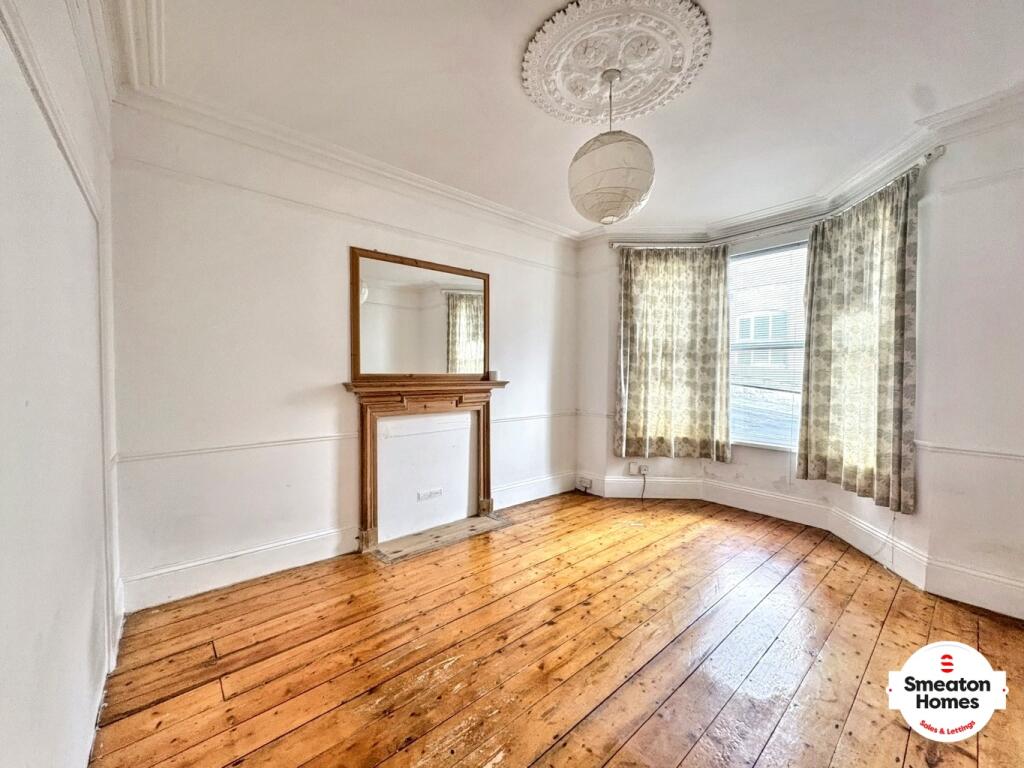 Main image of property: 27 Rosebery Avenue, Plymouth, Devon, PL4 8SX