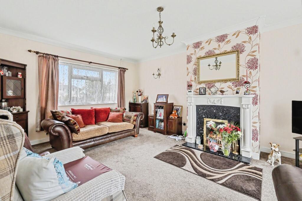 House in Northampton, West Northamptonshire - View 2