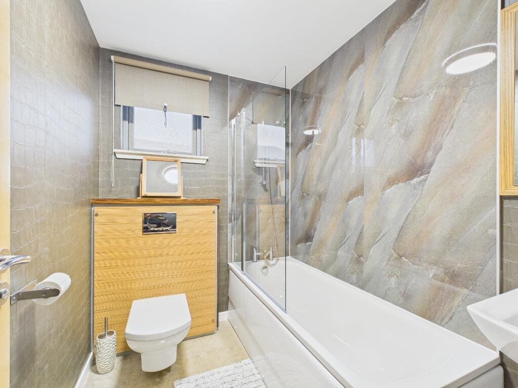 Apartment in Edinburgh, Drylaw - More
