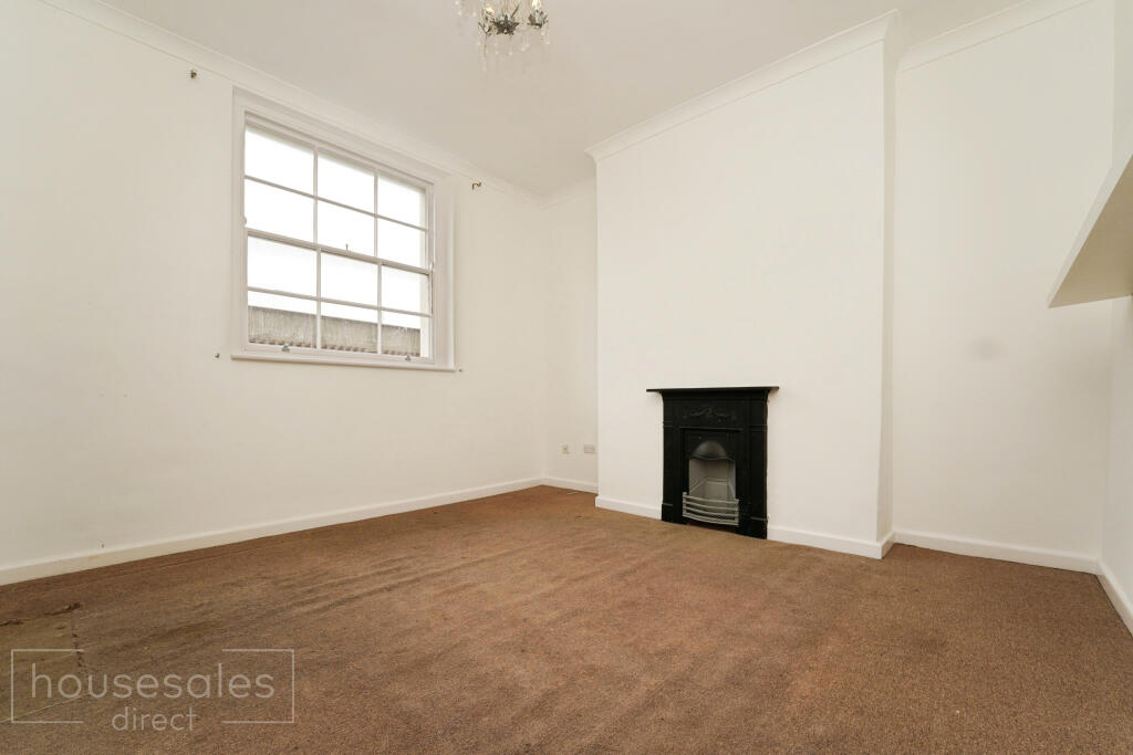 Apartment in Gloucester - View 4
