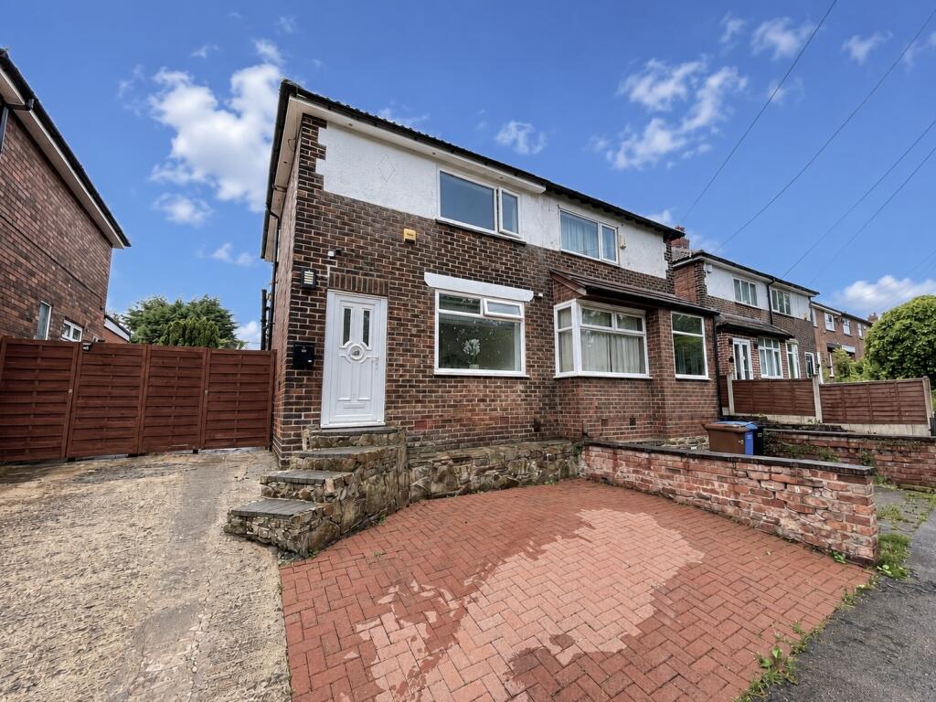 Main image of property: The Broadway, Bredbury