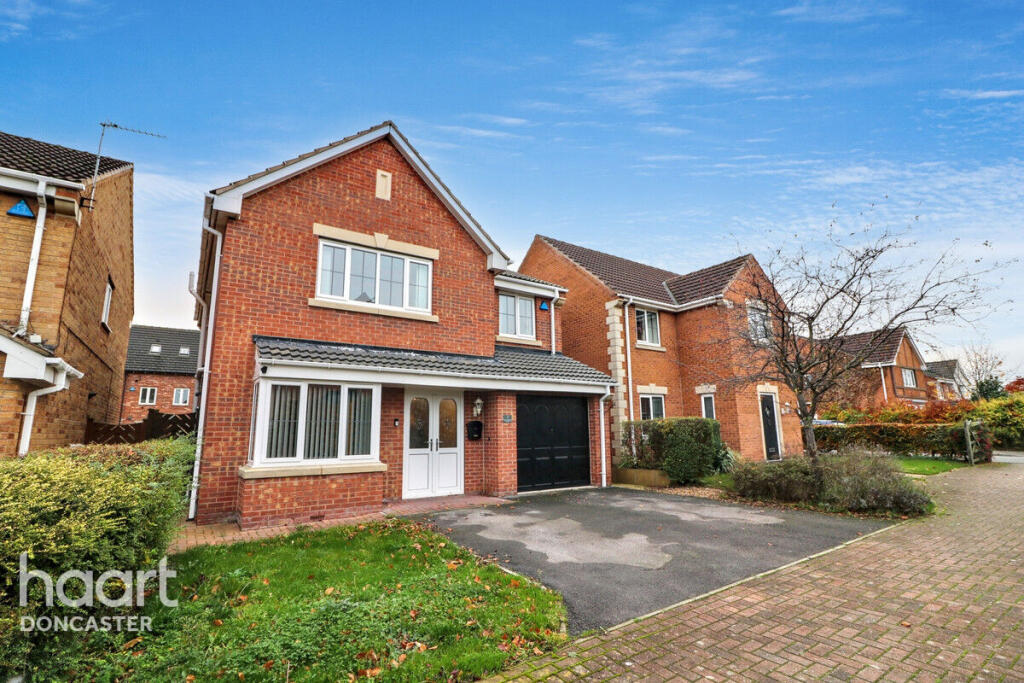 4-bed detached on Sunningdale Drive, Doncaster, £260,000