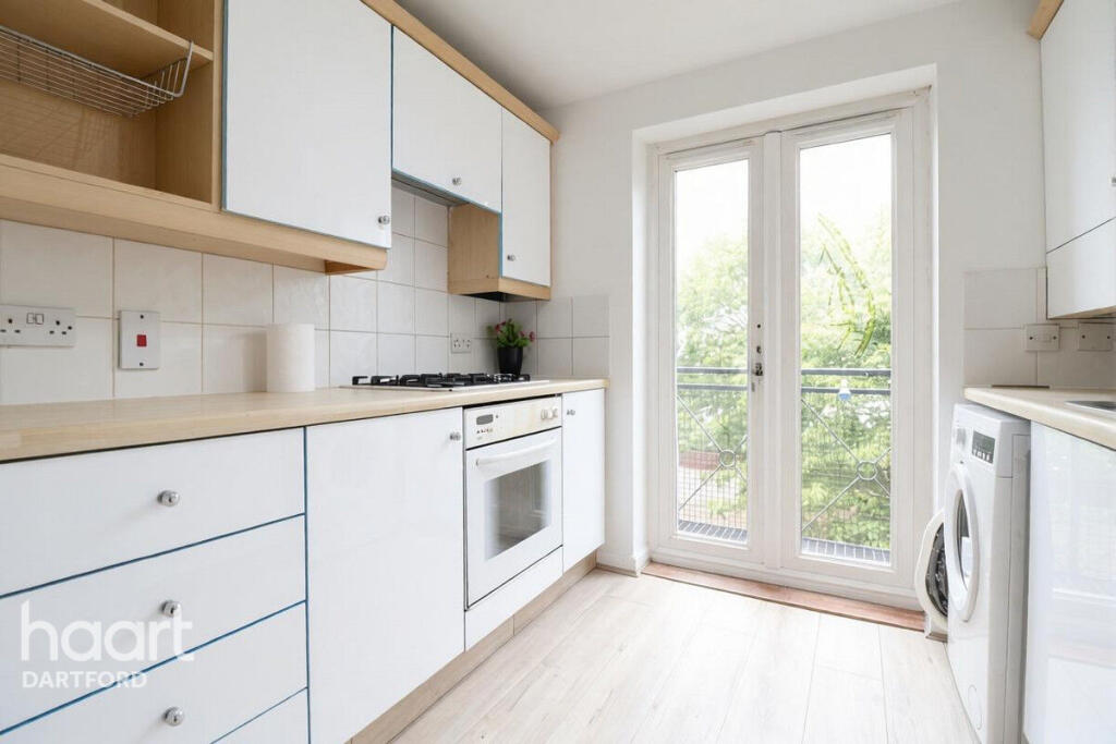 Apartment in London - View 3