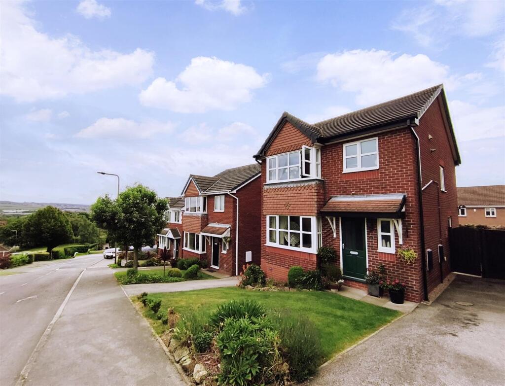 Main image of property: Round Hill, Darton, Barnsley