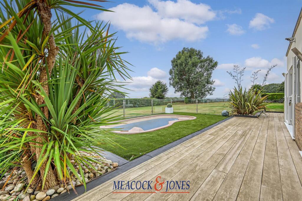 Laindon Road, Billericay, Essex photo 3