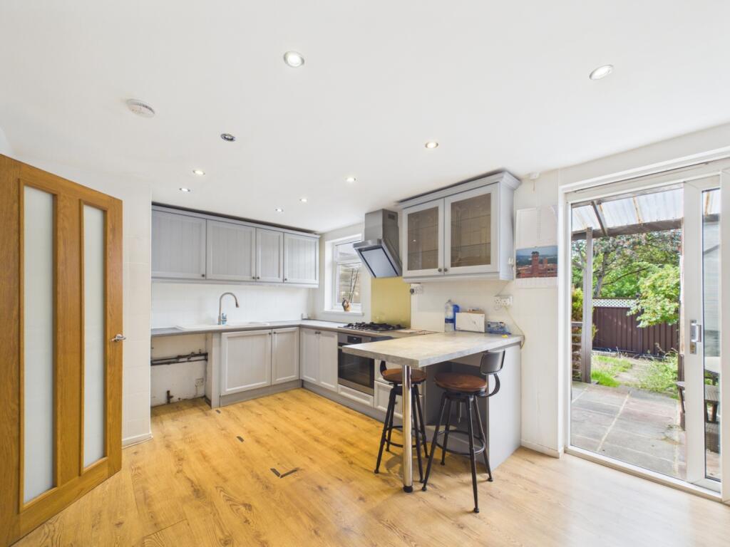 House in London - View 5