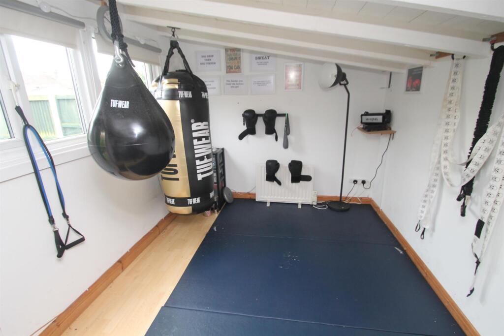 House in Maidstone, East Farleigh - View 3