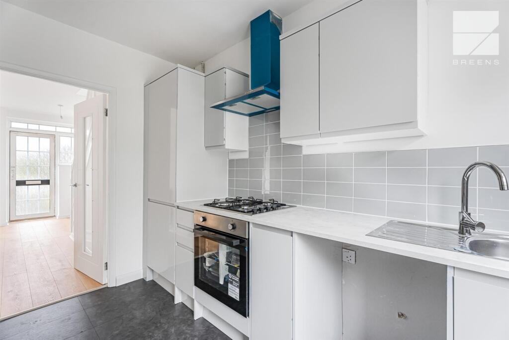 House in London, Chingford Hatch, Highams Park - More