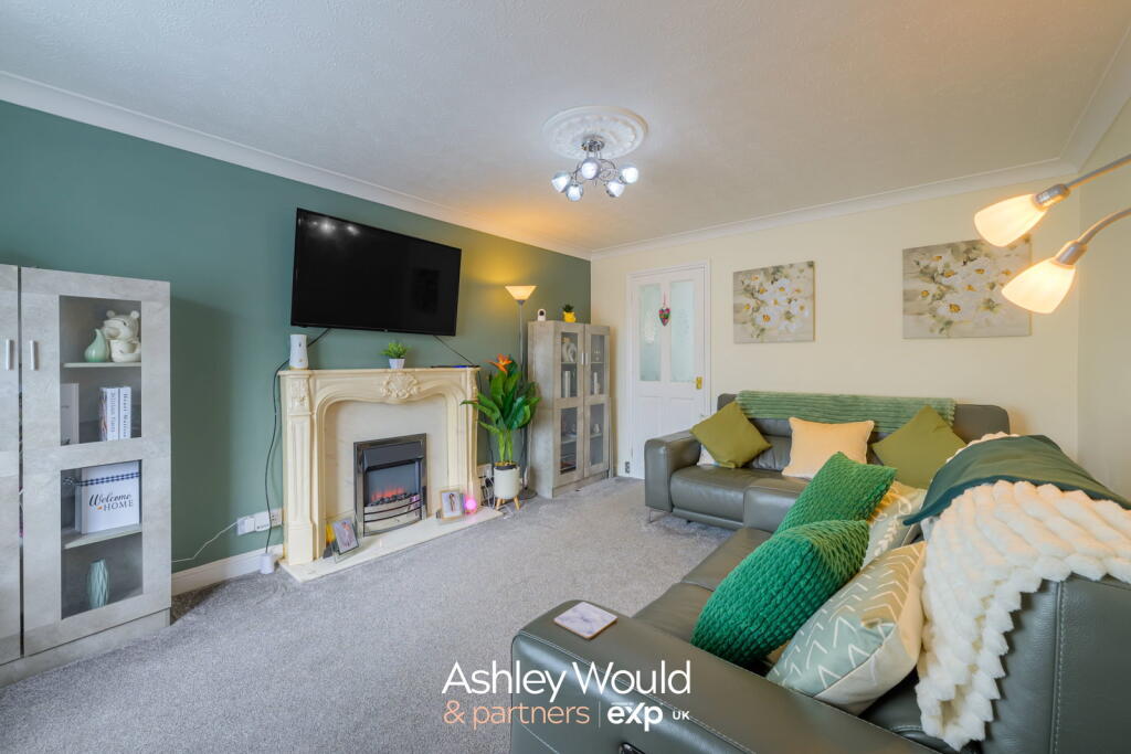 House in Sandwell, West Midlands - More