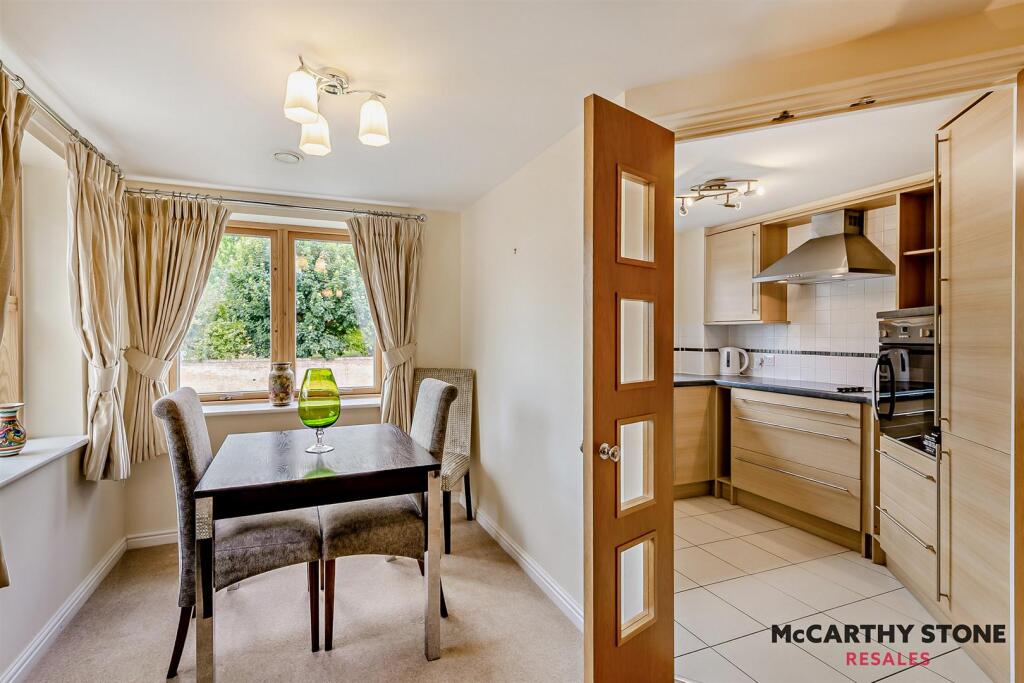 Apartment in Taunton - View 4