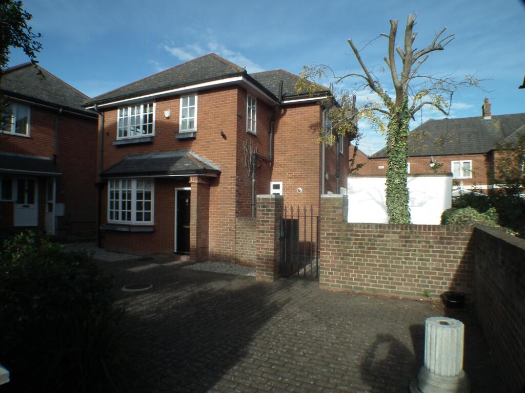 House in Canterbury, Kent - View 3