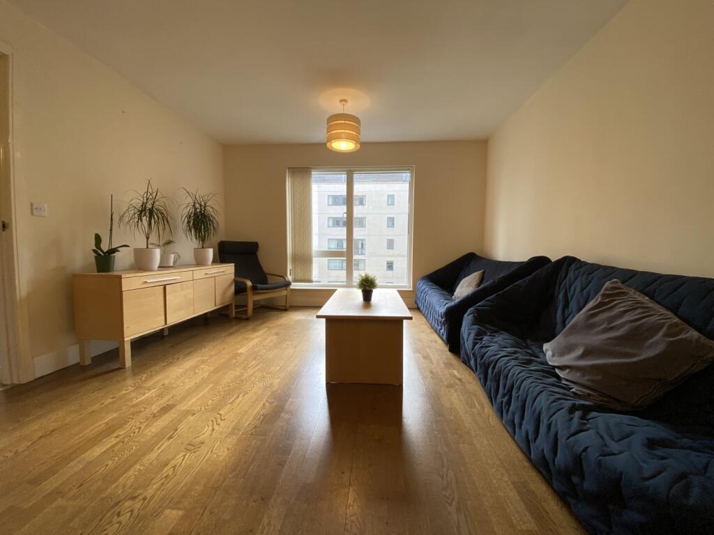 Apartment in Cardiff, Cardiff City Centre - View 4