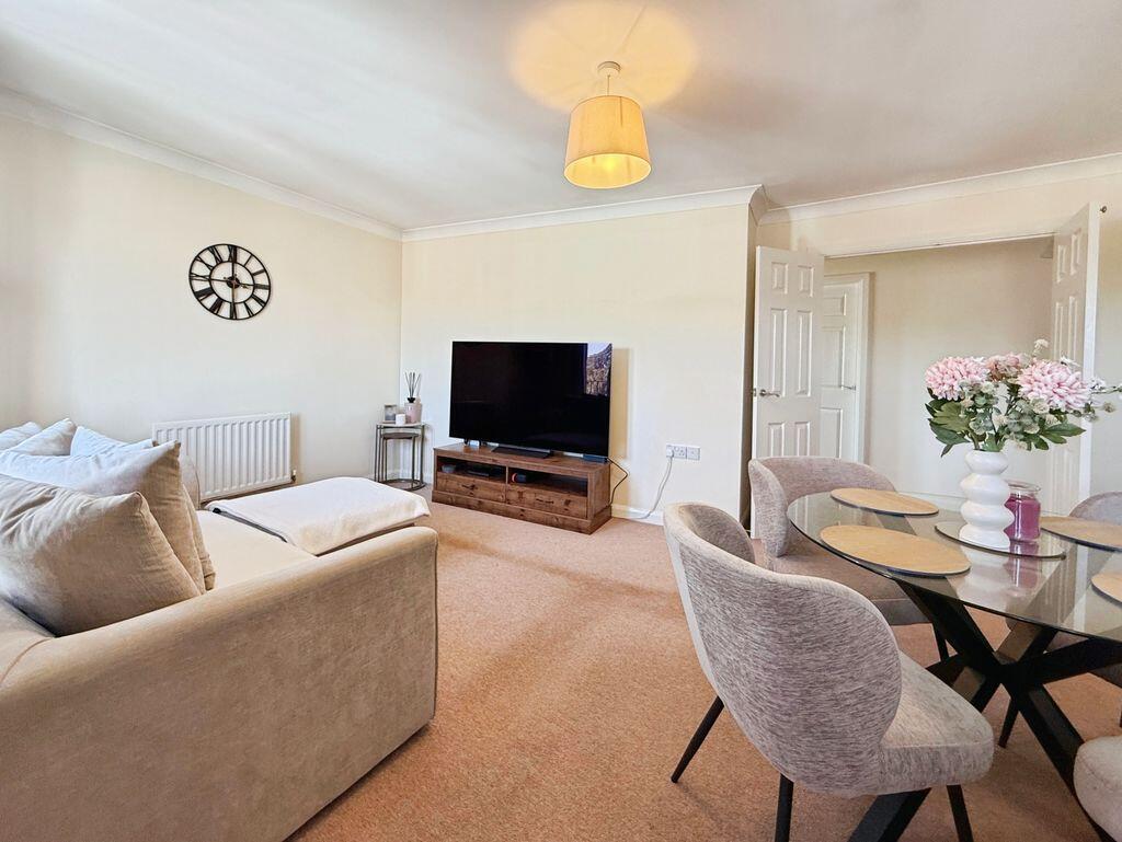 Apartment in Newcastle upon Tyne - View 5