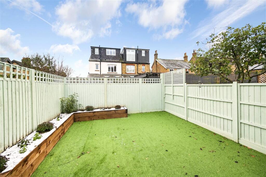 House in Twickenham - View 5