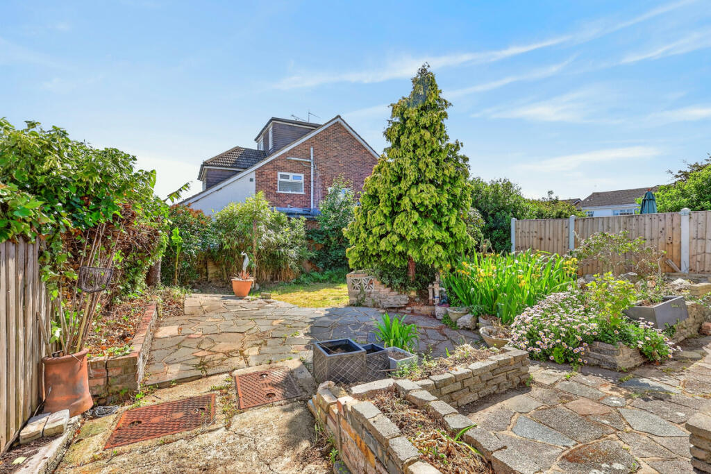 Woodside Avenue, Benfleet photo 4