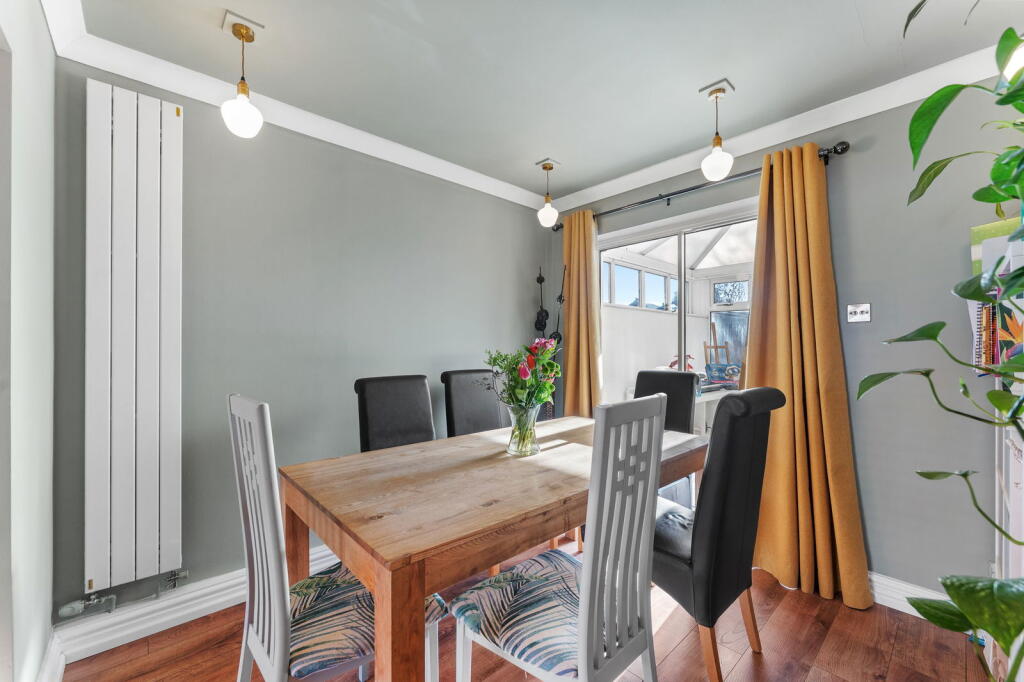 House in Leigh, Bedford - More