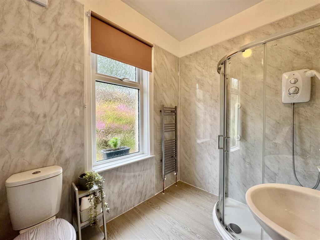 Rawthorpe Lane, Huddersfield, HD5 9NT photo 4
