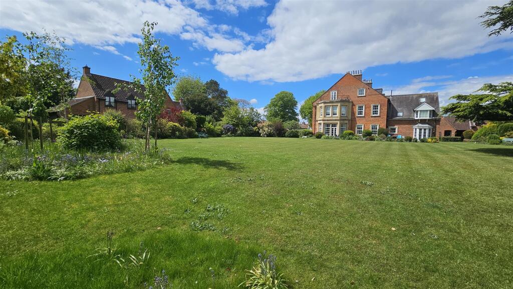 Rectory Court, Bottesford photo 4