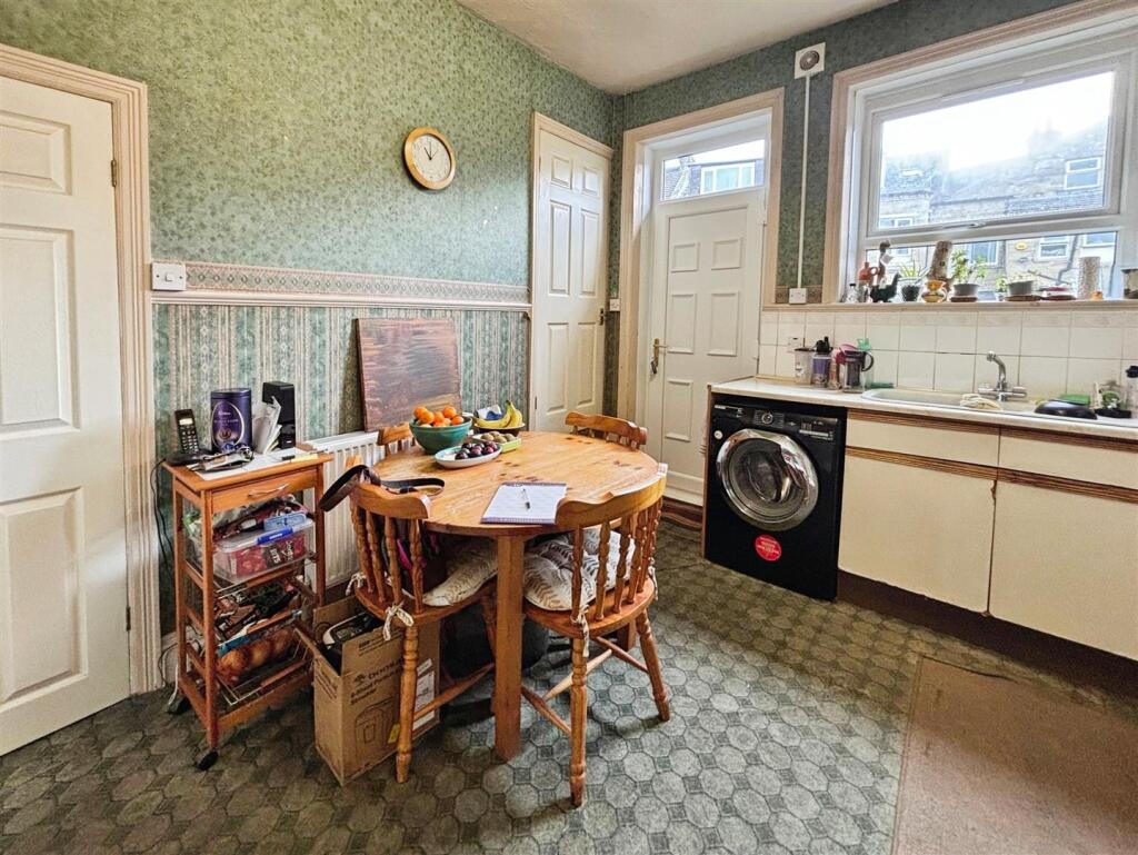 Cragg Terrace, Bradford, BD7 4HD photo 3