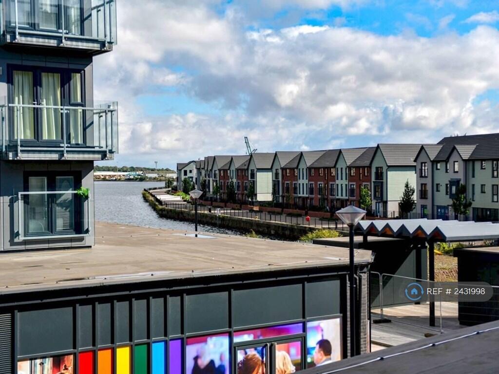 Main image of property: Clos Y Rheilffordd, Barry, CF62