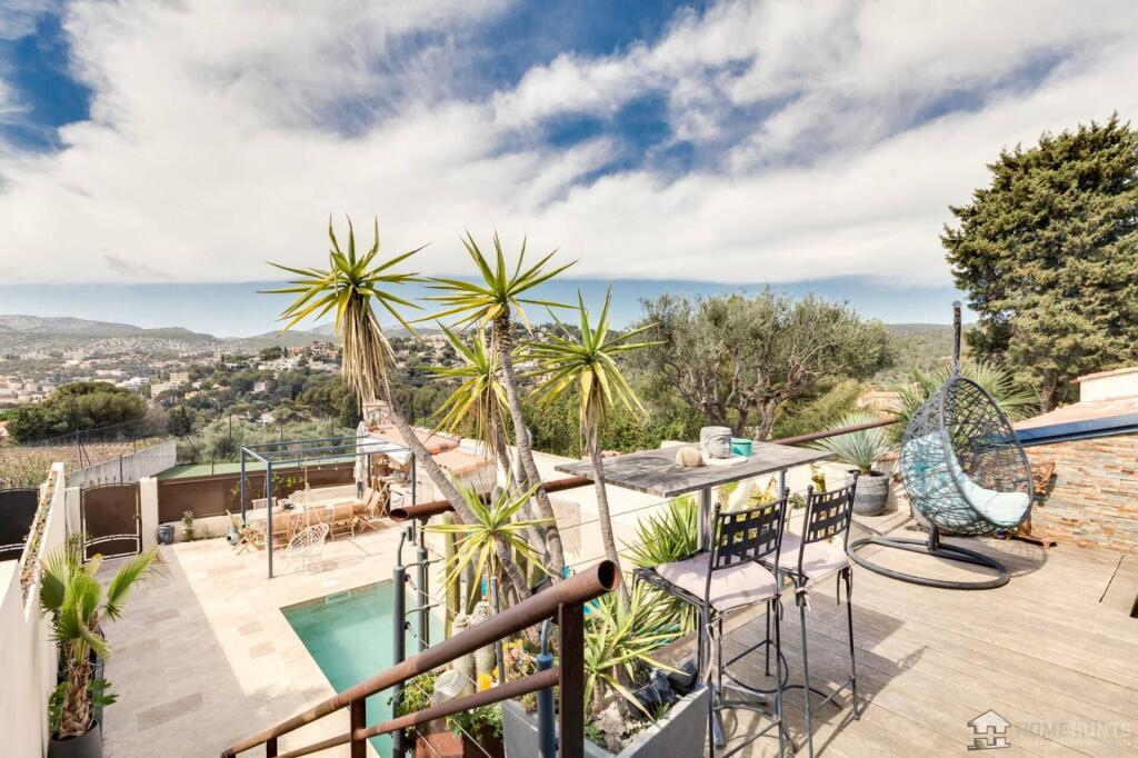 Main image of property: Provence-Alps-Cote d`Azur, Bouches-du-Rhône, Cassis