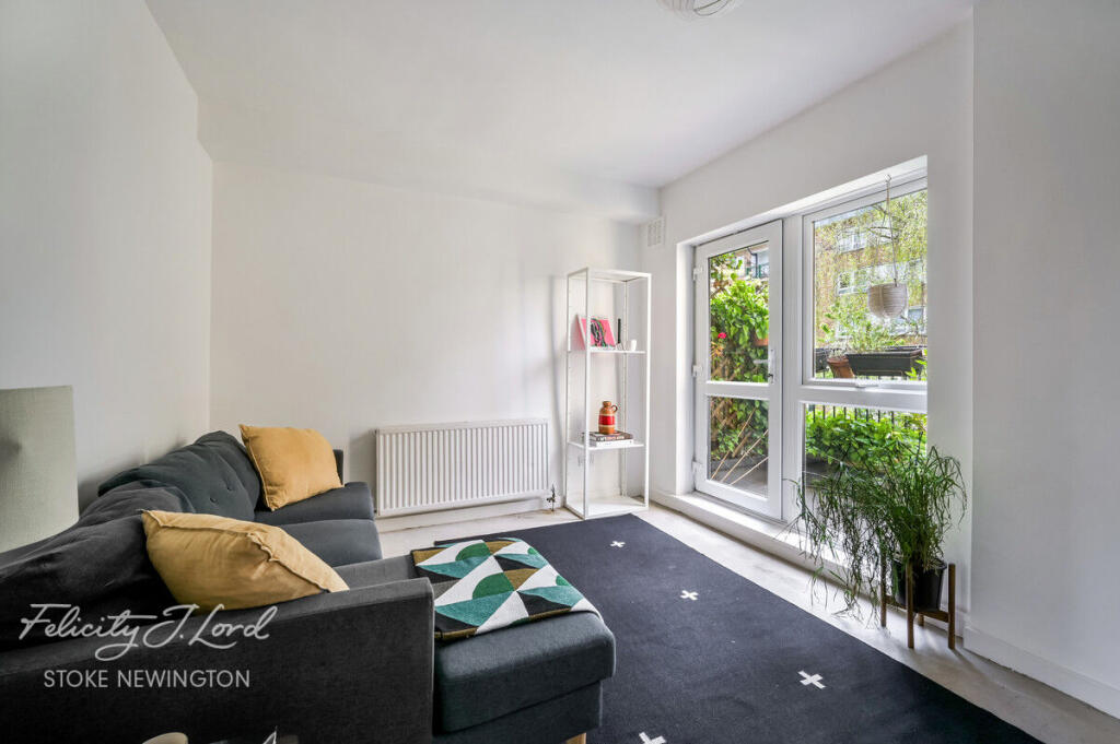 1-bed flat on Nevill Road, London N16, £375,000