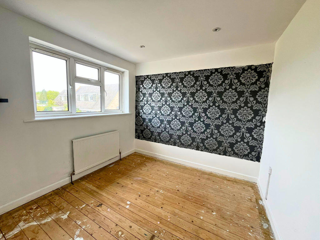 House in Thatcham, West Berkshire - More