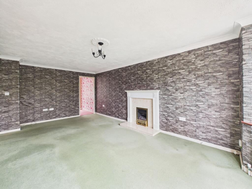 Lavender Crescent, Carlton, Nottingham - More