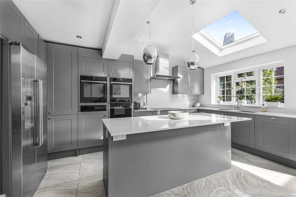 House in Surrey Heath, West End - View 5