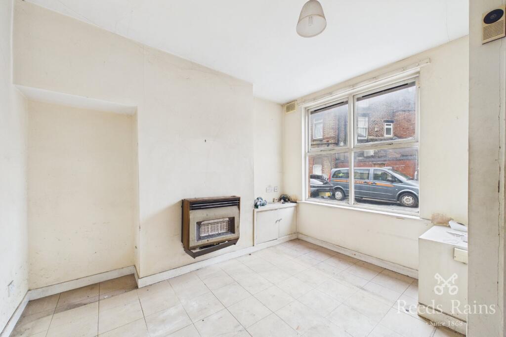 House in Liverpool, Walton - More