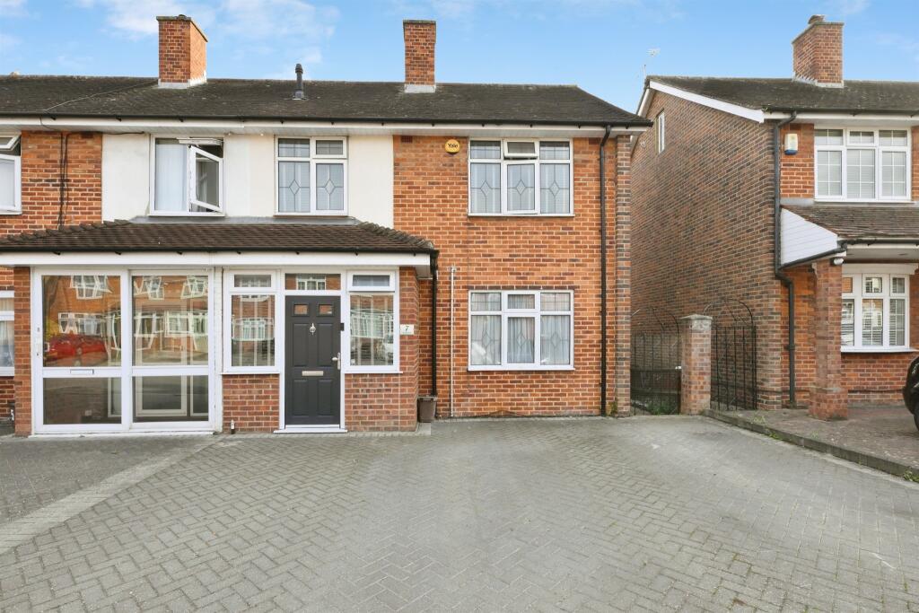 Main image of property: Steward Close, Cheshunt, Waltham Cross
